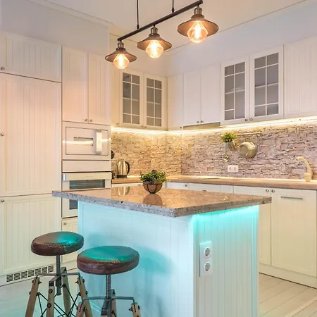 Sea Garden Luxury Warna